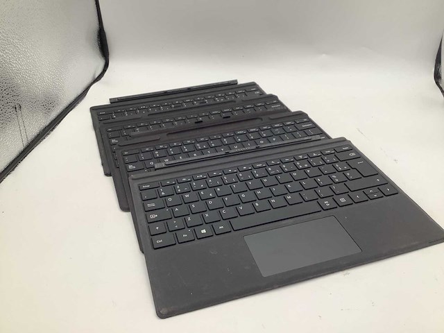 Microsoft surface toetsenbord (4x) - afbeelding 1 van  4