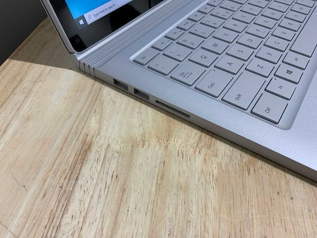 Microsoft surfacebook + dockingstation - afbeelding 4 van  10