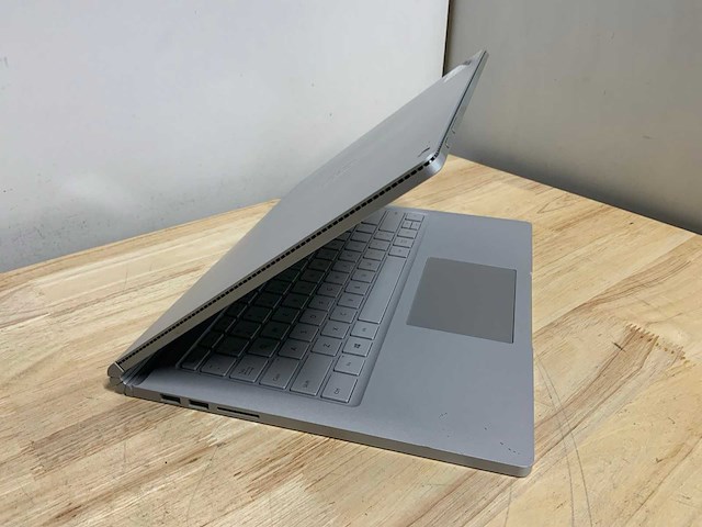 Microsoft surfacebook + dockingstation - afbeelding 7 van  10