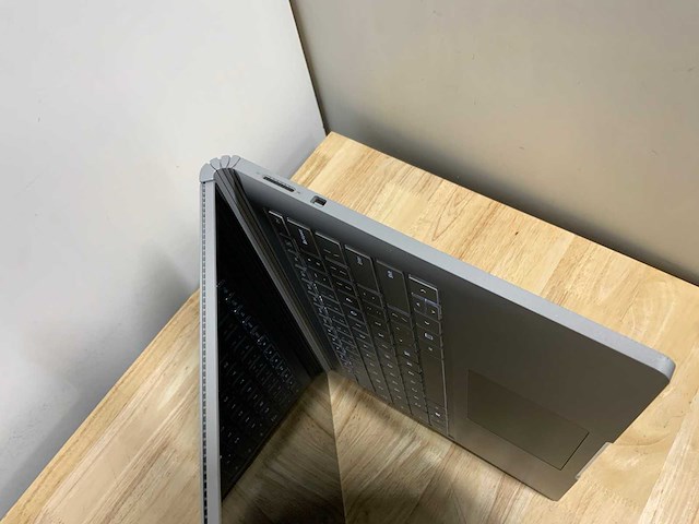 Microsoft surfacebook + dockingstation - afbeelding 10 van  10