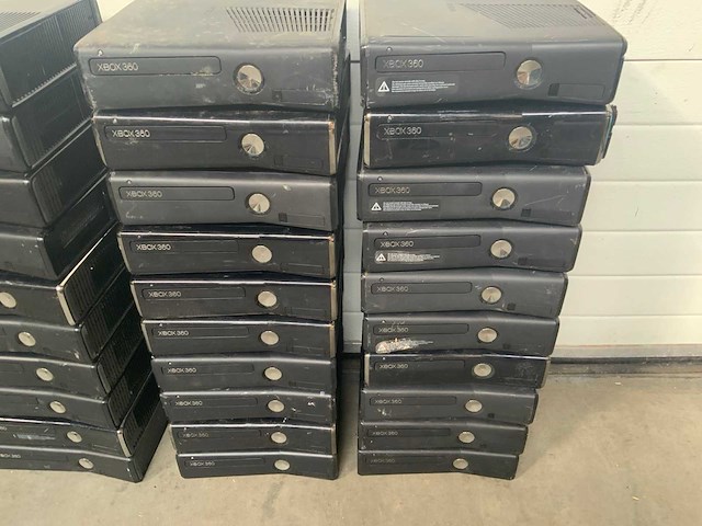 Microsoft xbox 360 s console (40x) - afbeelding 4 van  6