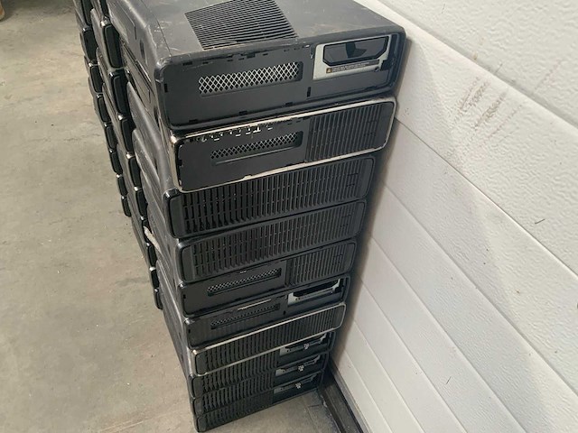 Microsoft xbox 360 s console (40x) - afbeelding 6 van  6