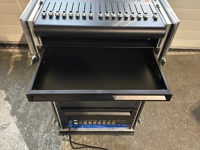 Midas m32r digitale mengtafel - afbeelding 9 van  11