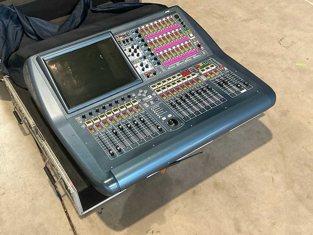 Midas pro 2c digitale mengtafel met flightcase met dl251 stagebox - afbeelding 11 van  11