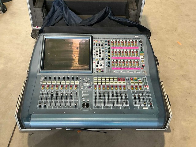 Midas pro 2c digitale mengtafel met flightcase met dl251 stagebox - afbeelding 10 van  11