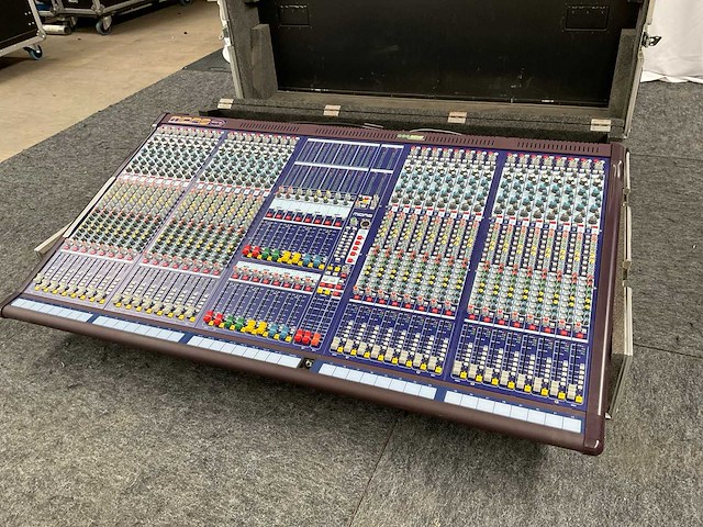 Midas siena 32/16 analoge mengtafel - afbeelding 1 van  5