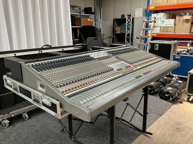 Midas xl 250 40/18 analoge mengtafel - afbeelding 3 van  10