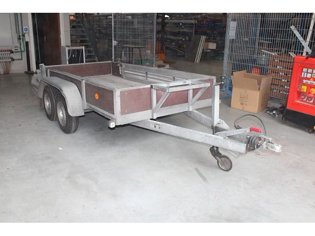 Midddenas aanhanger anssems met kenteken wd-pz-72. datum eerste toelating . maximale massa 2000 kg onderdeel van combinatiekavel combinatiekavel van mobiele schaarlift genie en aanhanger anssems met oprijplaten. kavels m012 en m013 - afbeelding 4 van  6