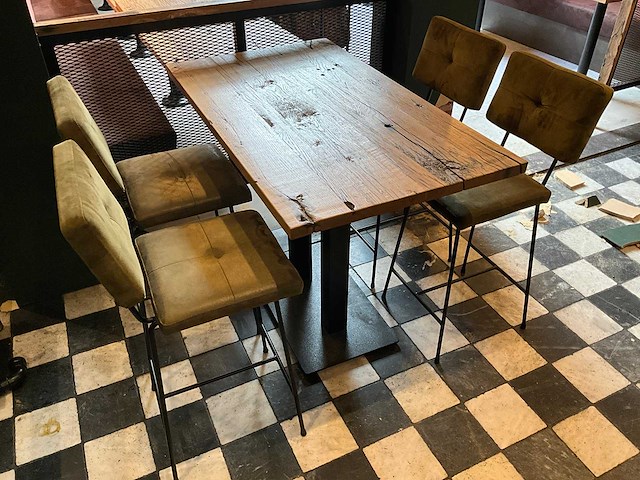 Middelhoge bartafel met 4 barkrukken - afbeelding 1 van  7