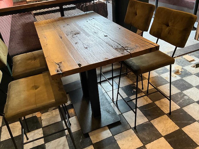 Middelhoge bartafel met 4 barkrukken - afbeelding 3 van  7
