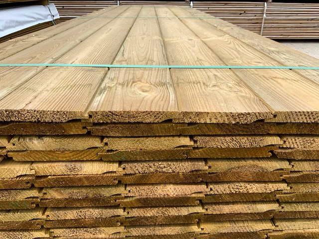 Midden europees grenen - overhangend rabatdeel 3000x145x18mm (168x) - afbeelding 5 van  5