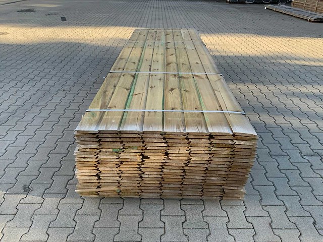 Midden europees grenen - overhangend rabatdeel 3600x145x18mm (168x) - afbeelding 3 van  7