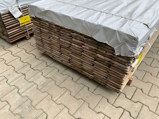 Midden europees grenen - overhangend rabatdeel 4000x145x18mm (168x) - afbeelding 2 van  8