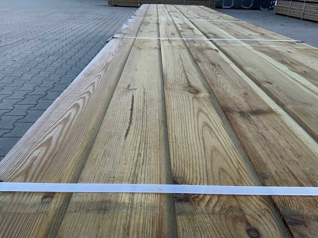 Midden europees grenen - overhangend rabatdeel 5000x145x18mm (168x) - afbeelding 4 van  6
