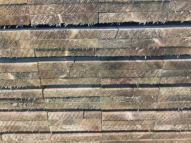 Midden-europees vuren plank fijnbezaagd 179,5x14,5x1,9 cm (200x) - afbeelding 4 van  6