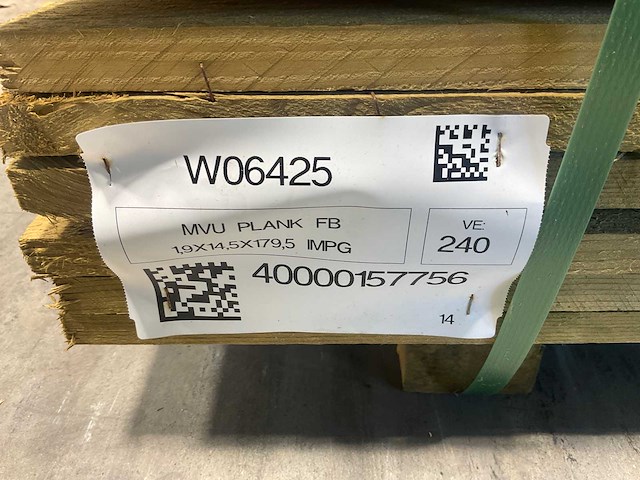 Midden-europees vuren plank fijnbezaagd 179,5x14,5x1,9 cm (200x) - afbeelding 1 van  1