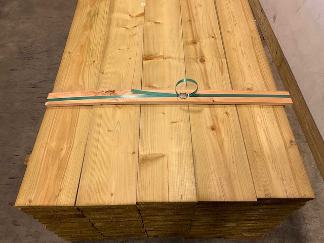 Midden-europees vuren plank fijnbezaagd 179,5x20x1,9 cm (160x) - afbeelding 1 van  4