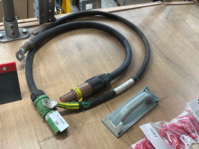 Middenspanningskabel met kabelconnector (2x) - afbeelding 1 van  2