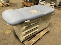 Midmark 604-006 examination table - afbeelding 1 van  8