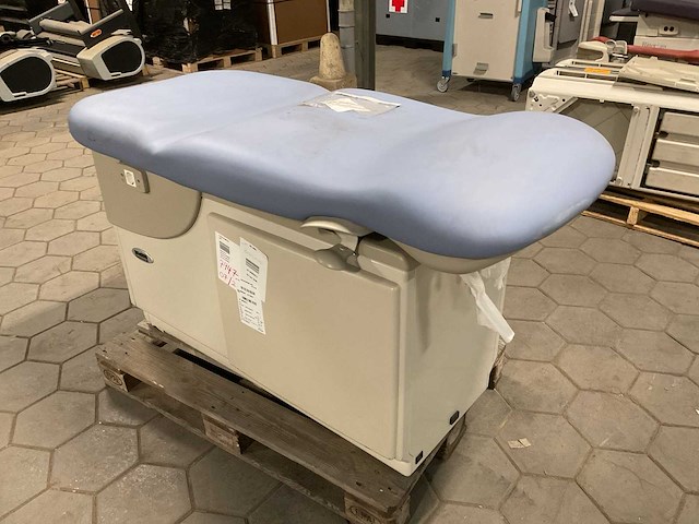 Midmark 604-006 examination table - afbeelding 4 van  8