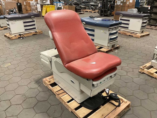 Midmark 623-010 examination table - afbeelding 2 van  7
