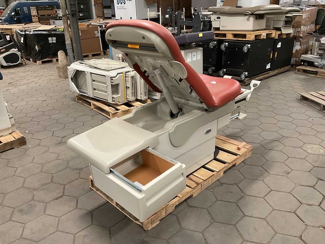 Midmark 623-010 examination table - afbeelding 4 van  7