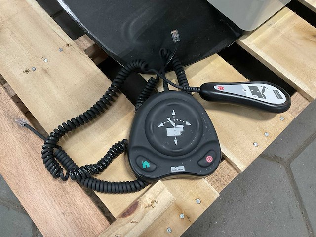 Midmark 623-010 examination table - afbeelding 6 van  7