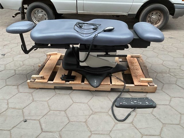 Midmark examination table - afbeelding 3 van  8