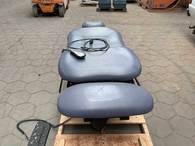 Midmark examination table - afbeelding 4 van  8