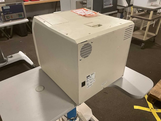 Midmark m11 ultra clave sterilizer - afbeelding 3 van  7
