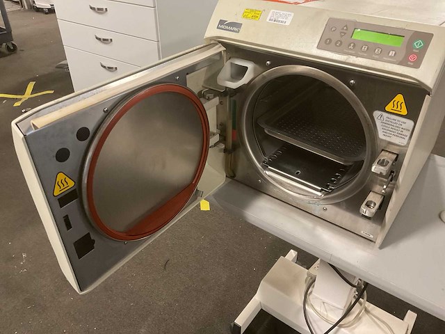 Midmark m11 ultra clave sterilizer - afbeelding 5 van  7
