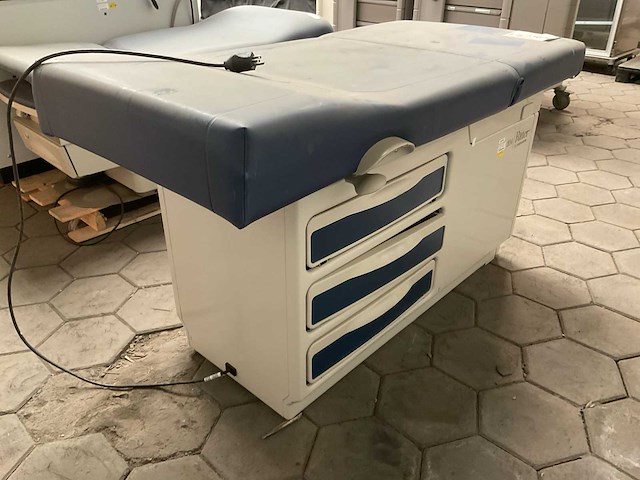 Midmark ritter 204 examination table - afbeelding 3 van  7