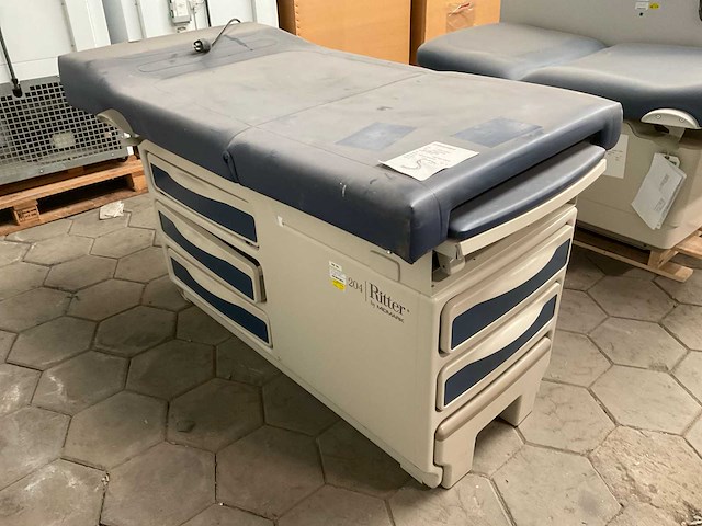 Midmark ritter 204 examination table - afbeelding 4 van  7