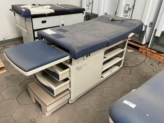 Midmark ritter 204 examination table - afbeelding 6 van  7