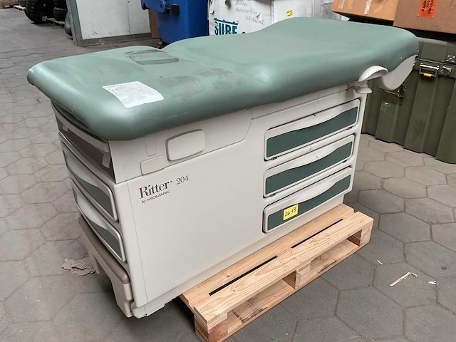 Midmark ritter 204 examination table - afbeelding 1 van  7