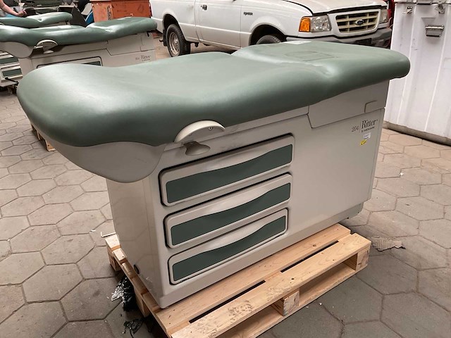Midmark ritter 204 examination table - afbeelding 2 van  7