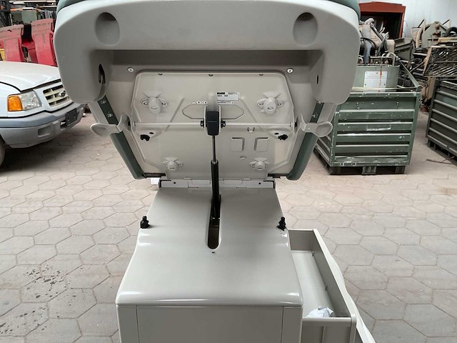 Midmark ritter 204 examination table - afbeelding 5 van  7