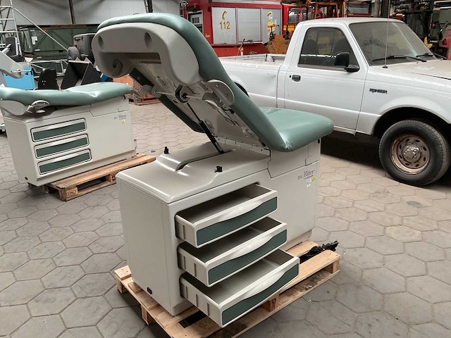 Midmark ritter 204 examination table - afbeelding 3 van  6