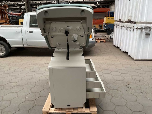 Midmark ritter 204 examination table - afbeelding 4 van  6