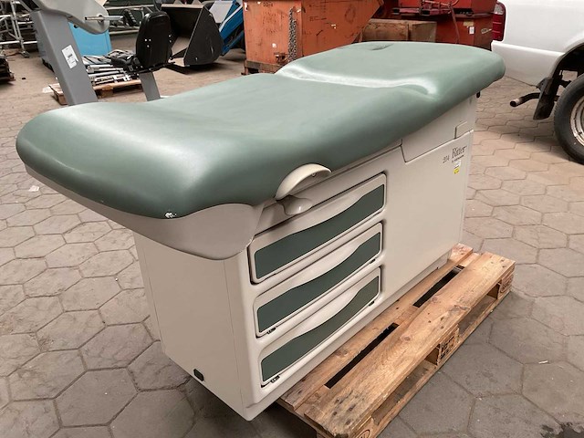 Midmark ritter 204 examination table - afbeelding 2 van  6
