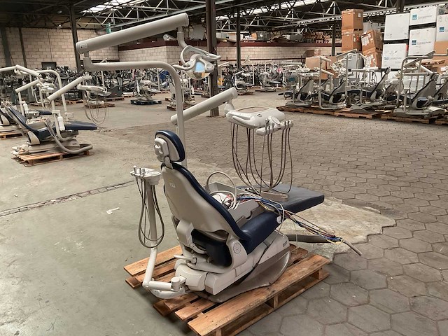 Midmark tandartsstoel - afbeelding 3 van  7