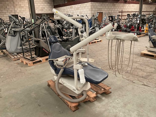 Midmark tandartsstoel - afbeelding 3 van  7