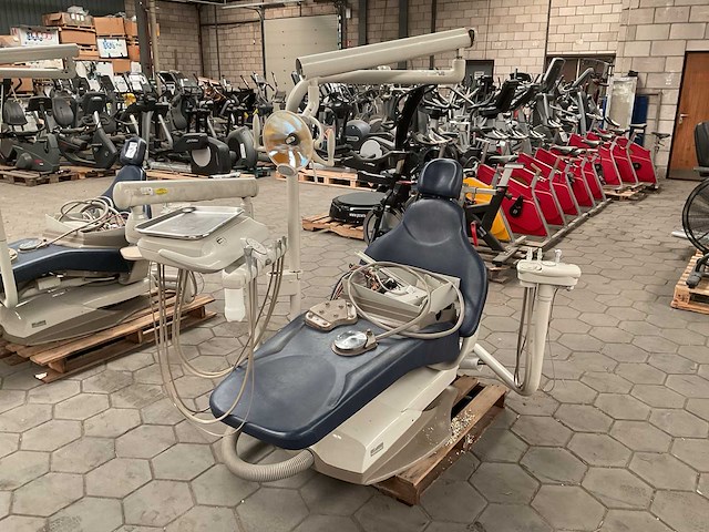 Midmark tandartsstoel - afbeelding 2 van  7