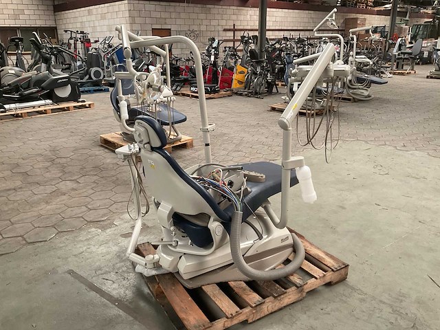 Midmark tandartsstoel - afbeelding 4 van  7