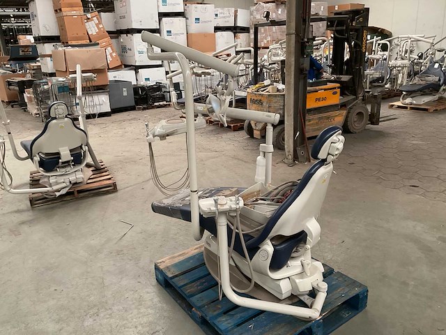 Midmark tandartsstoel - afbeelding 3 van  7