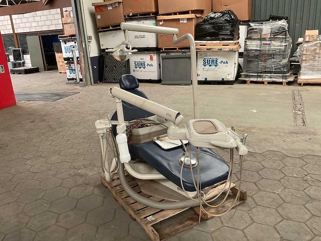 Midmark tandartsstoel - afbeelding 1 van  7