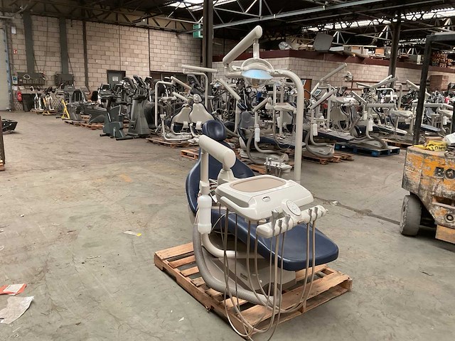 Midmark tandartsstoel - afbeelding 2 van  6