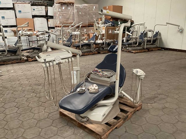 Midmark tandartsstoel - afbeelding 2 van  7