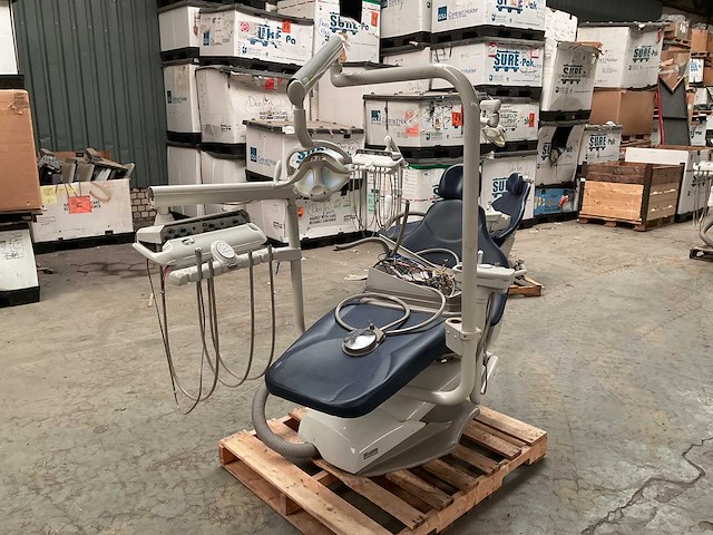 Midmark tandartsstoel - afbeelding 2 van  7