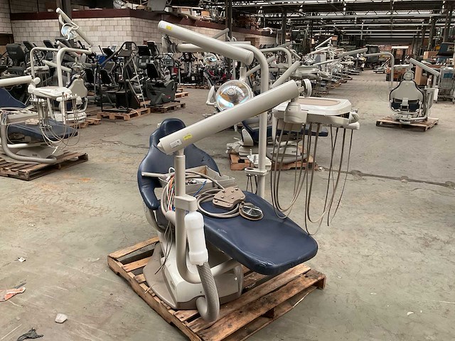 Midmark tandartsstoel - afbeelding 1 van  7